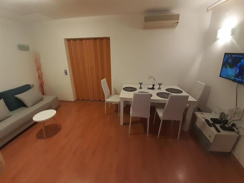 Apartmani Delas Пиешчана Увала Екстериор снимка