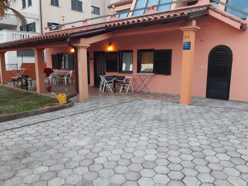 Apartmani Delas Пиешчана Увала Екстериор снимка
