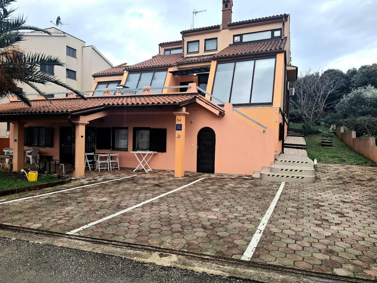 Apartmani Delas Пиешчана Увала Екстериор снимка